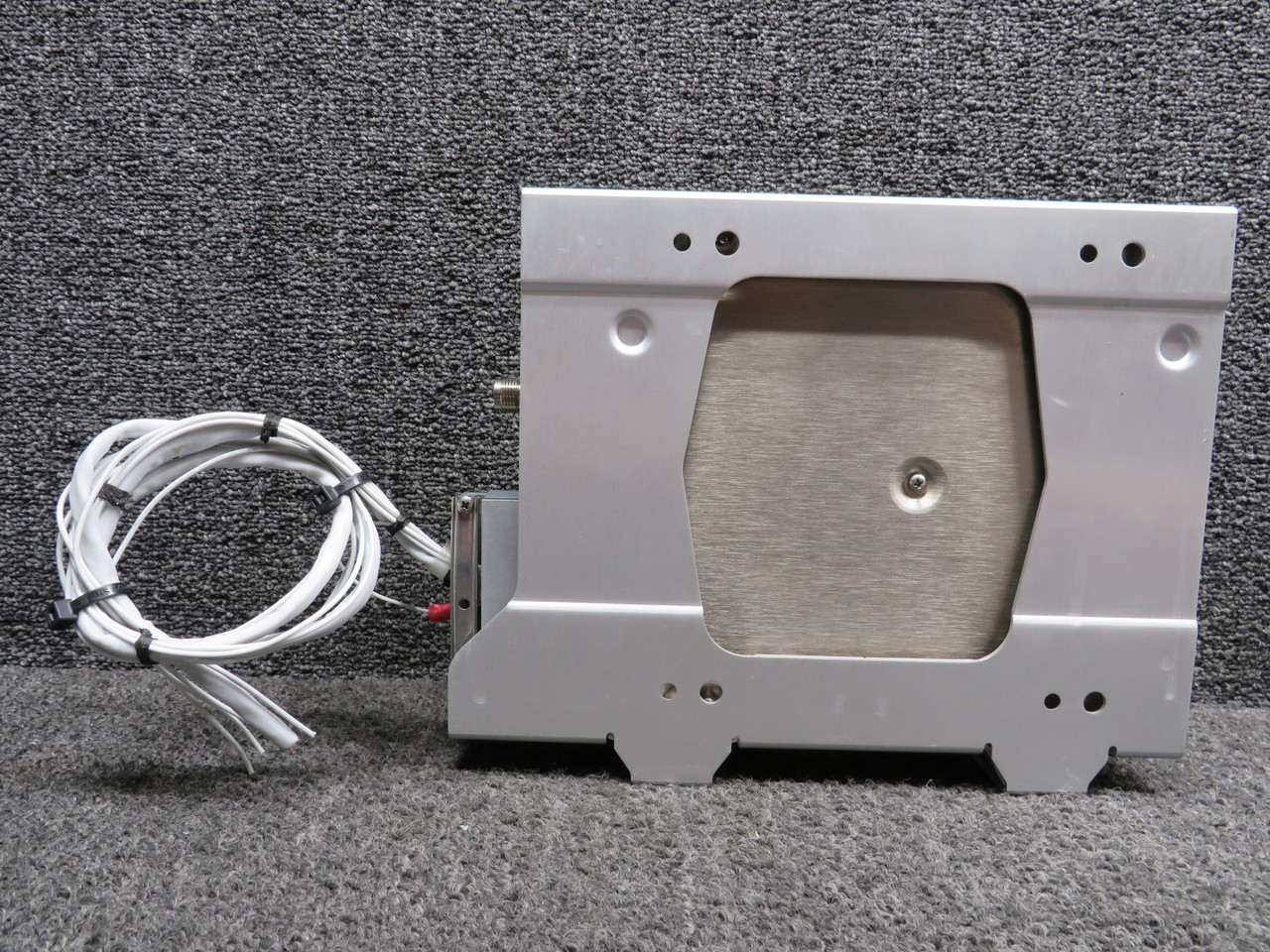 011-03177-00 Garmin GDL69 XM Satellite Weather Receiver with Tray (14-28V)