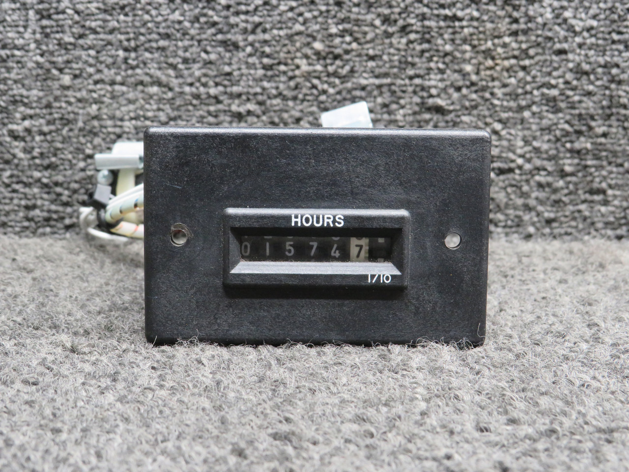 0540-006 (Alt: 880035-505) B&D Hour Indicator (Hours: 1574.7) (Volts: 28)