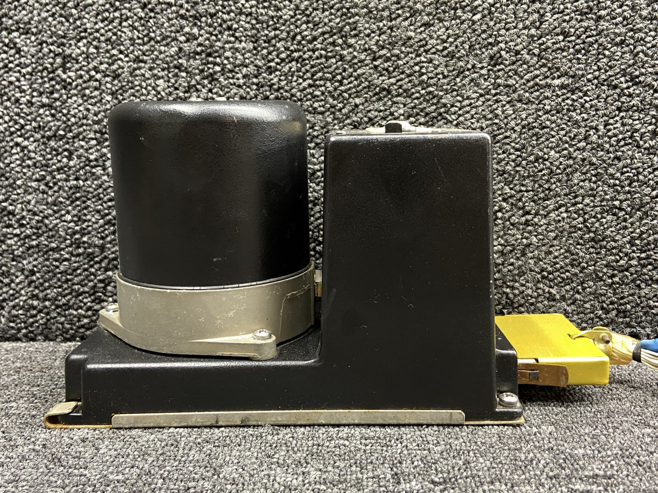 060-0015-00 (Use: 060-00015-0000) King KG-102A Directional Gyro w Mods (14V)