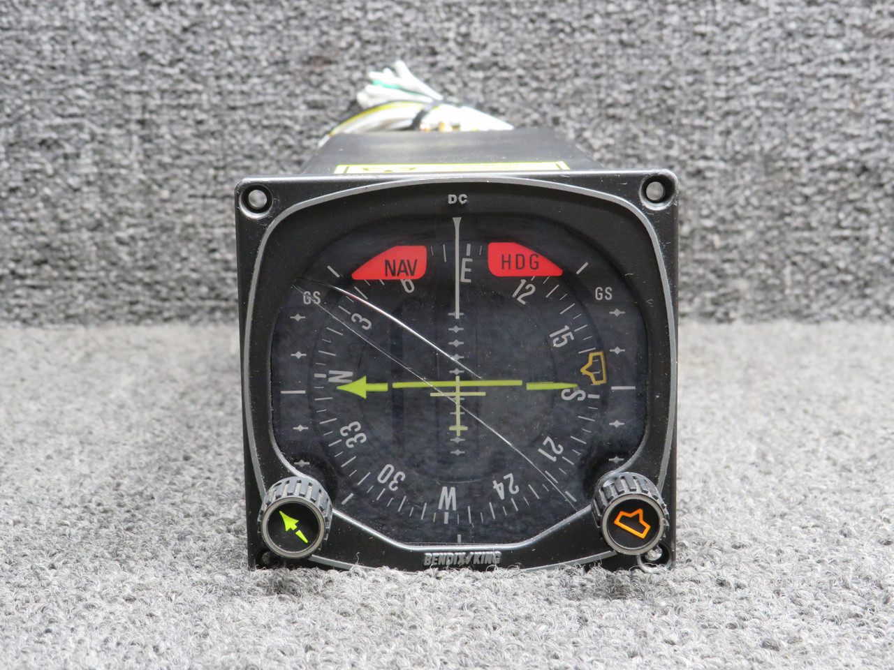 066-3046-07 Bendix King KI-525A Pictorial Navigation Indicator (28V) (Cracked)