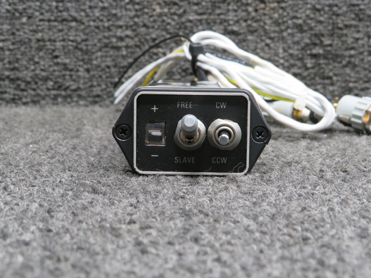 071-1242-06 Bendix King KA-51B Slaving Accessory (Cracked Ears)