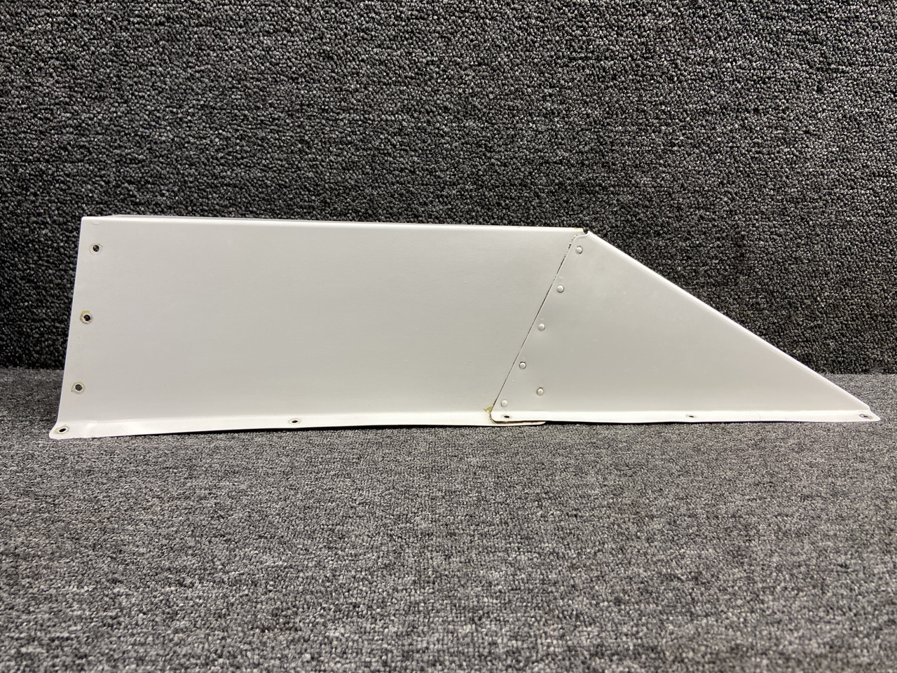 0991267-20, 0991267-21 Cessna 162 Ventral Fin Assembly