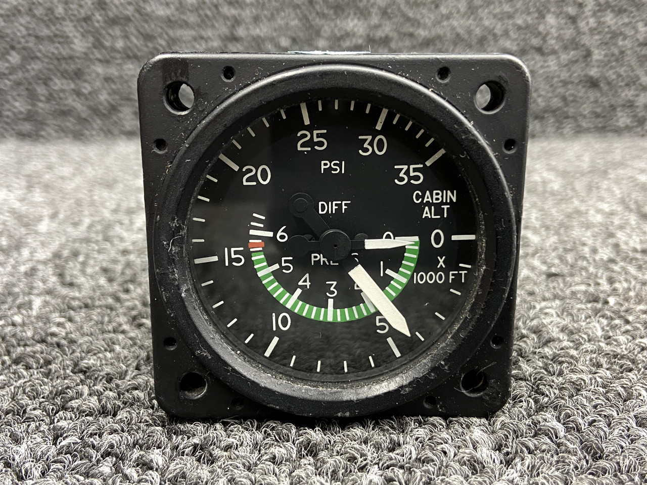 3000-J65 United Instruments Cabin Altitude, Differential Pressure Indicator