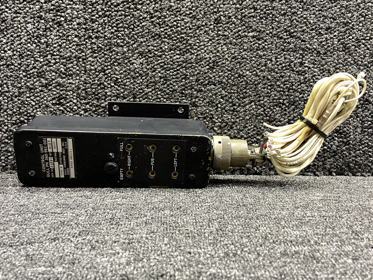 360-961-001 (Alt: 980113-001) Gull Airborne Control Unit (28V)