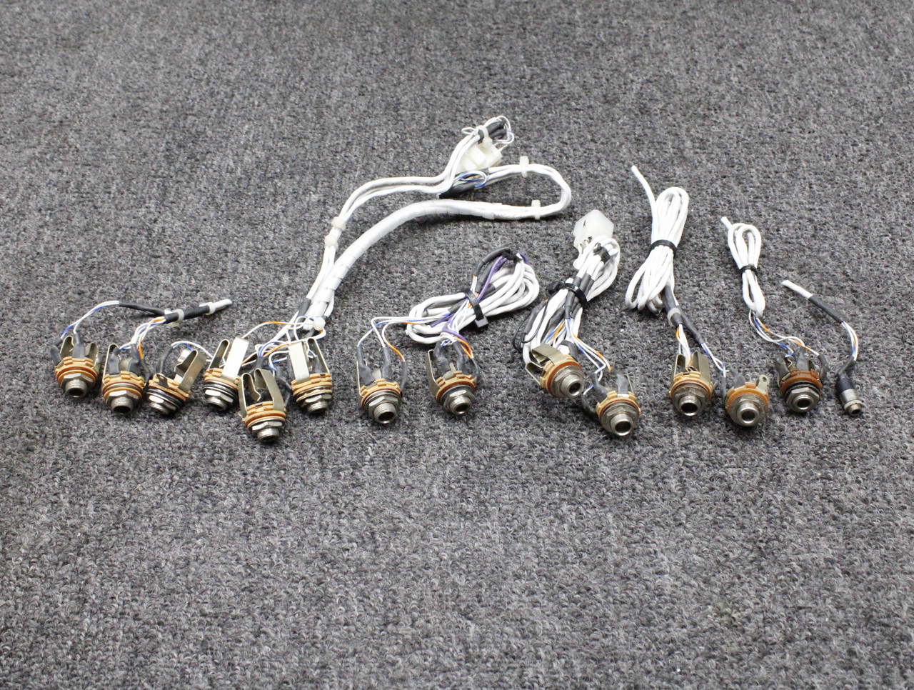 468-002, 468-006 Piper PA32RT-300T Mic and Phone Jack Set of 14