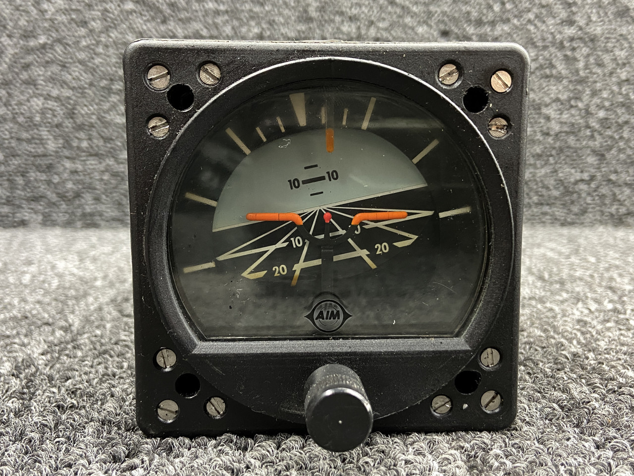 504-0016-904 Aviation Instrument 300-18B Attitude Gyro Indicator