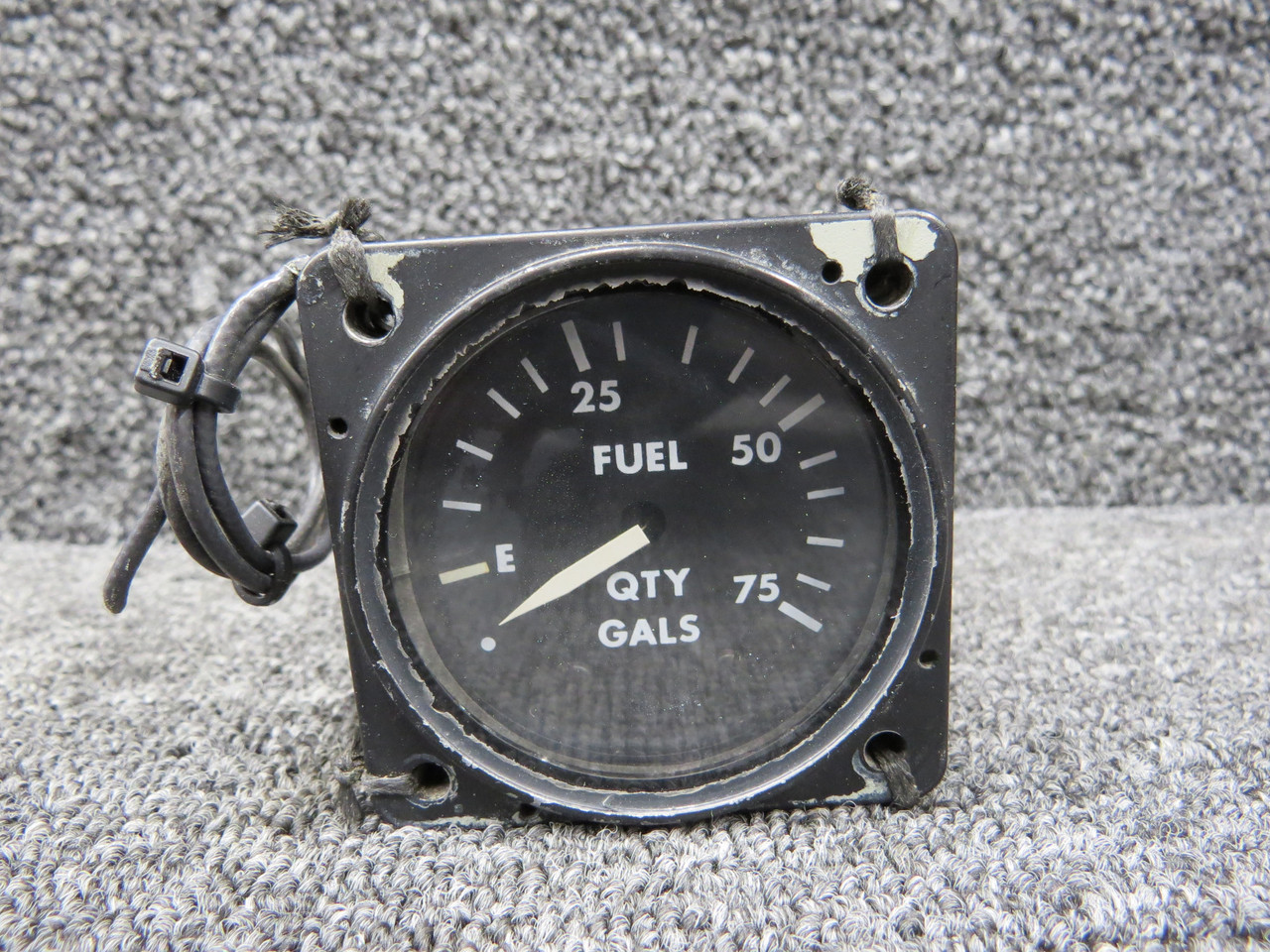 5707-3002 (Alt: 206-075-189-1) Insco Fuel Quantity Indicator