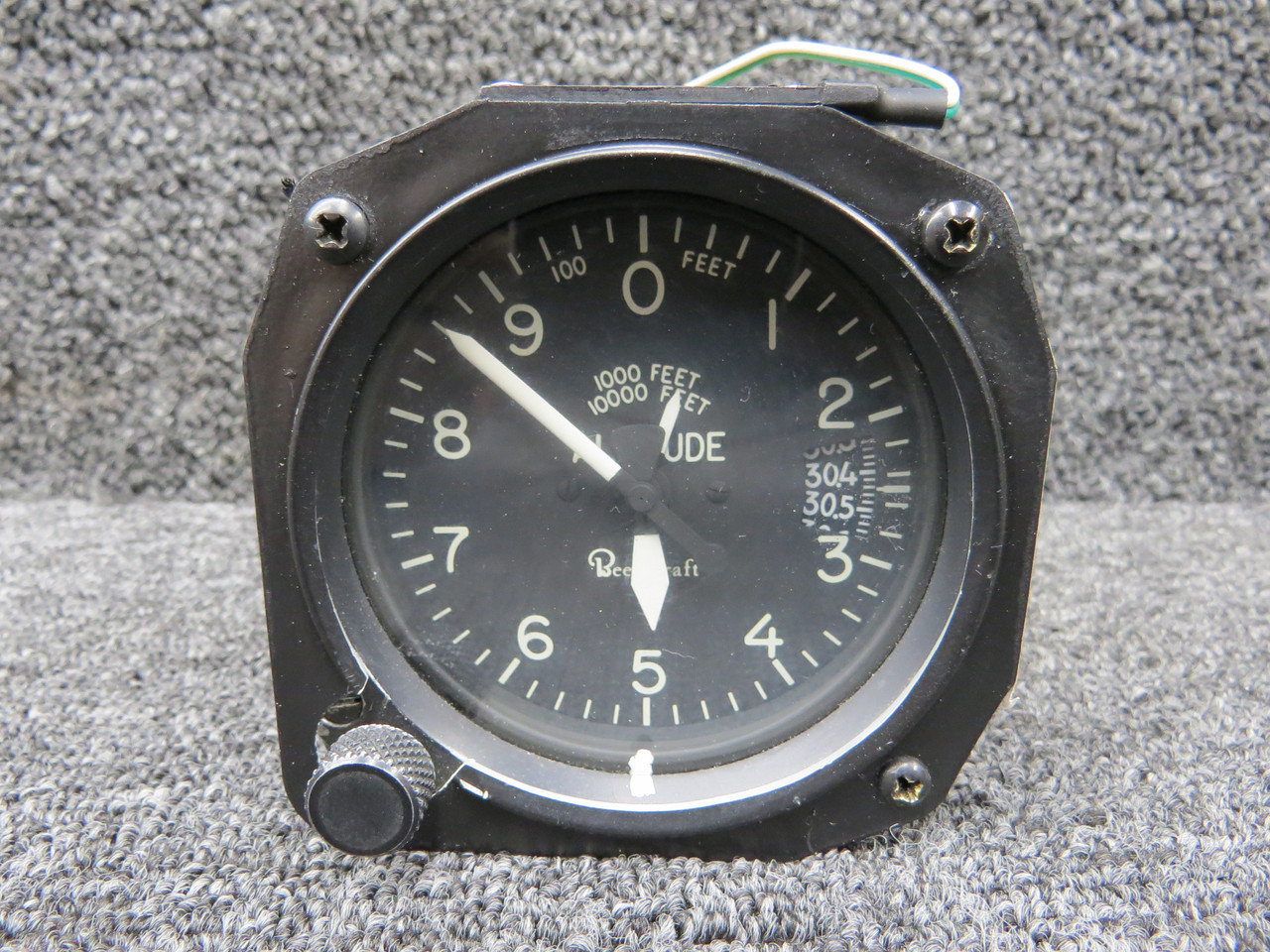 5934A-A106 United Instruments Altimeter Indicator (Lighted)