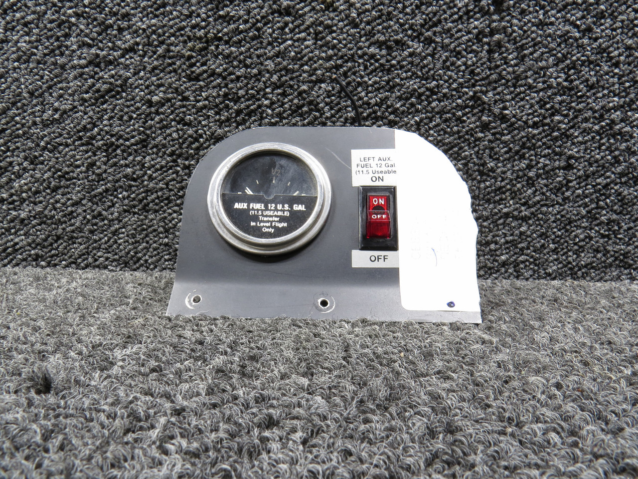 782-5 Cessna 172H Aux Fuel Gage Assembly with Mounted Switch (Volts: 12)