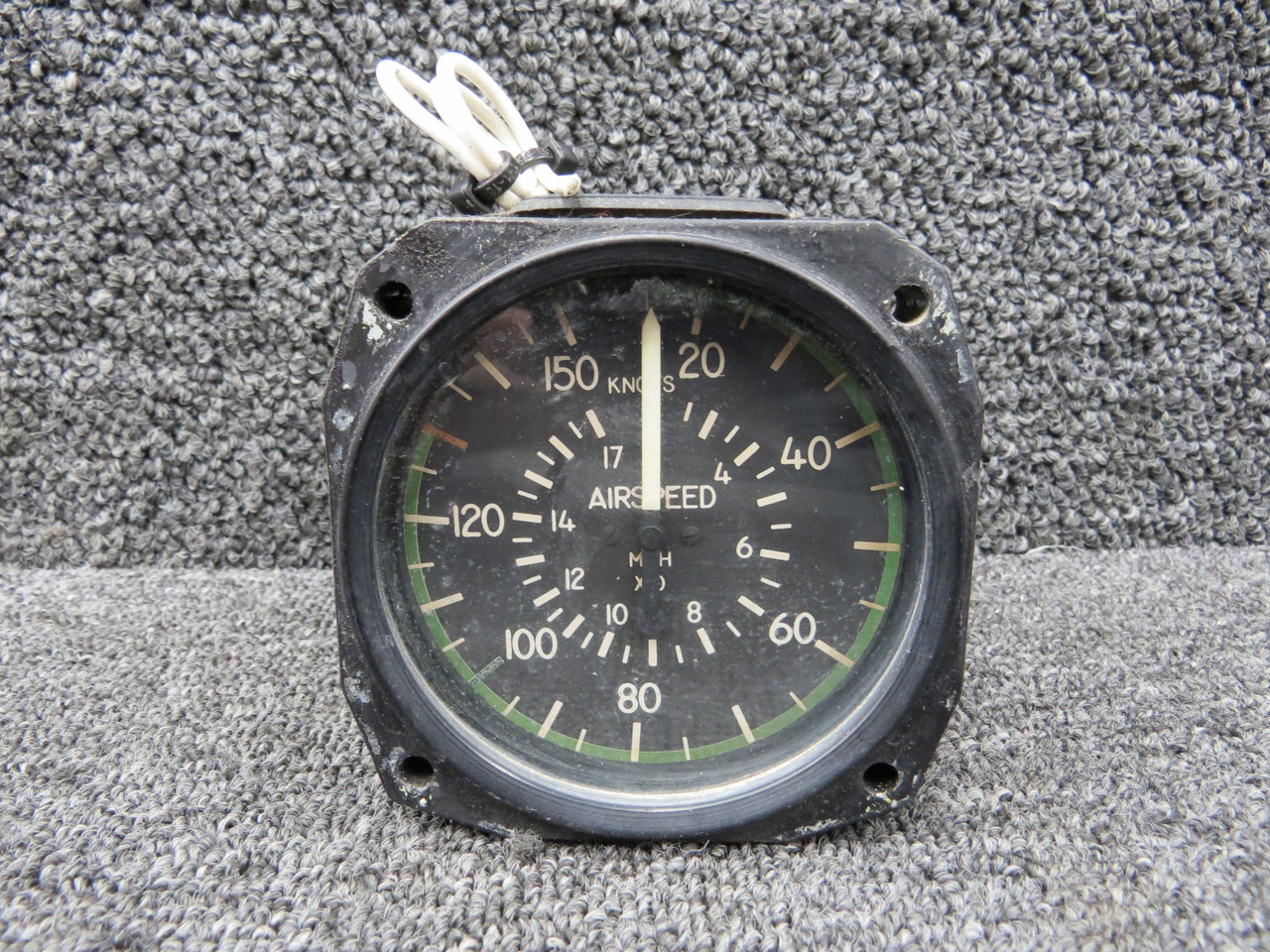 8000 United Instruments Airspeed Indicator (Code B.336)