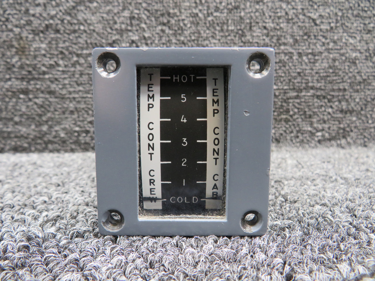 820-699 (Alt: 6608472-1) Hickok Temperature Control Indicator w Green Tag (Core)