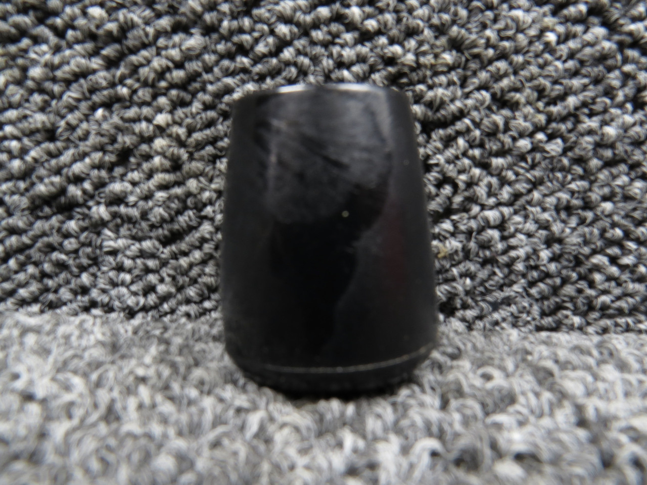 95137-000 (Use: 571-142) Knob (New Old Stock)