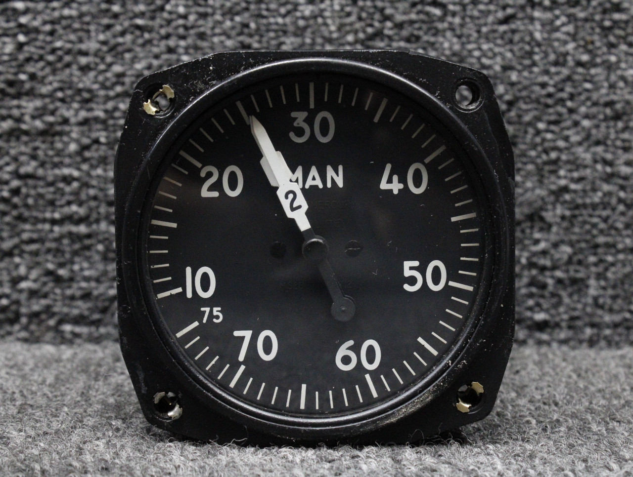 AW2825AE01 (Alt: MS28077T6W12) US Gauge Dual Manifold Pressure Indicator