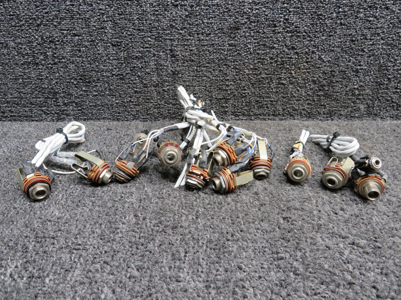 Cessna 310Q Audio and Microphone Jack Set of 13