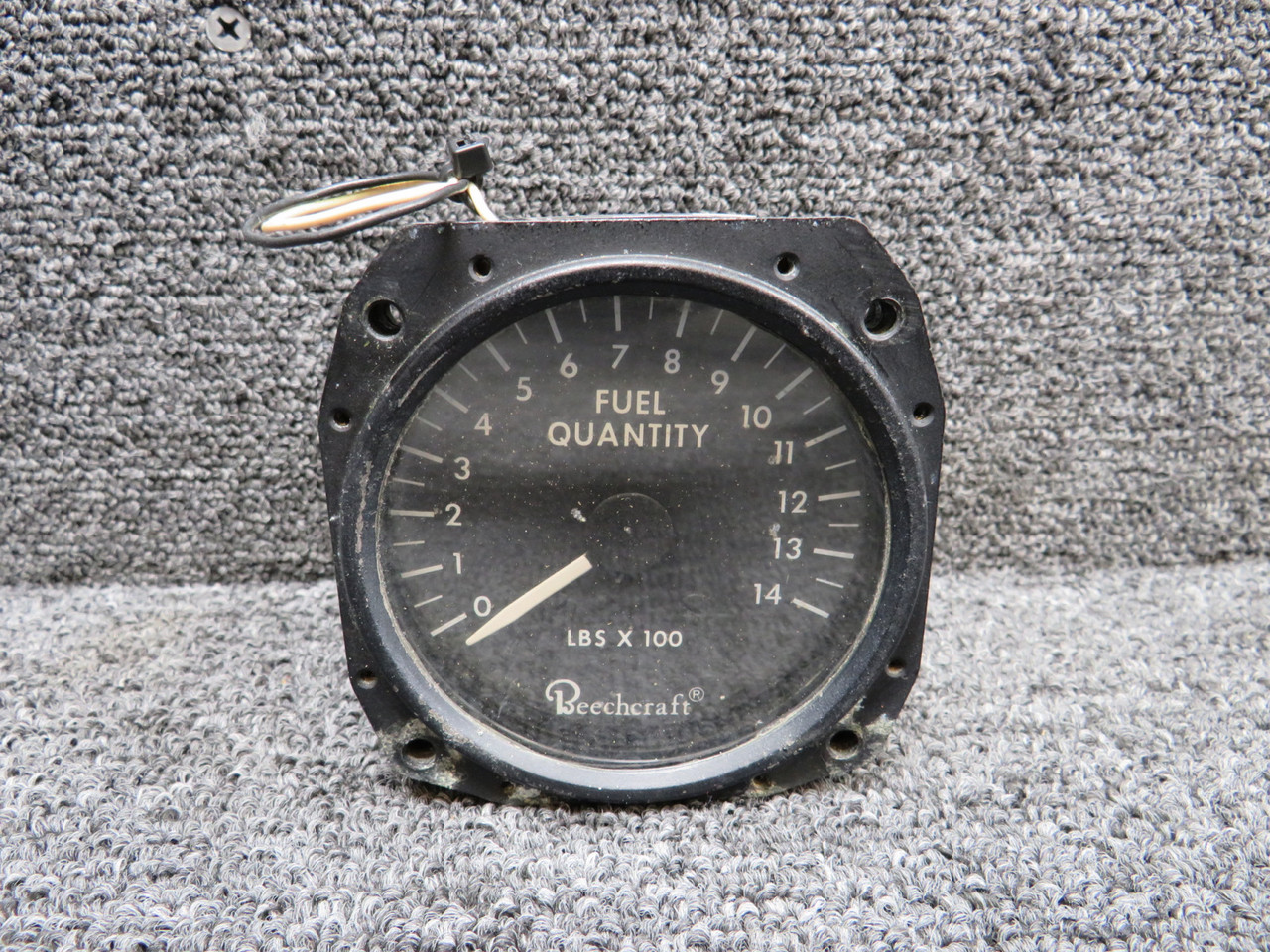 DSF989-2 Consolidated Airborne Fuel Quantity Indicator (Volts: 27)