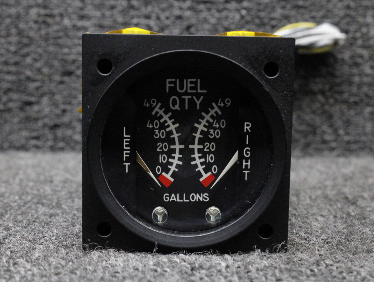 MD163-2 Mid-Continent Dual Fuel Quantity Indicator, Lighted (Volts: 14)