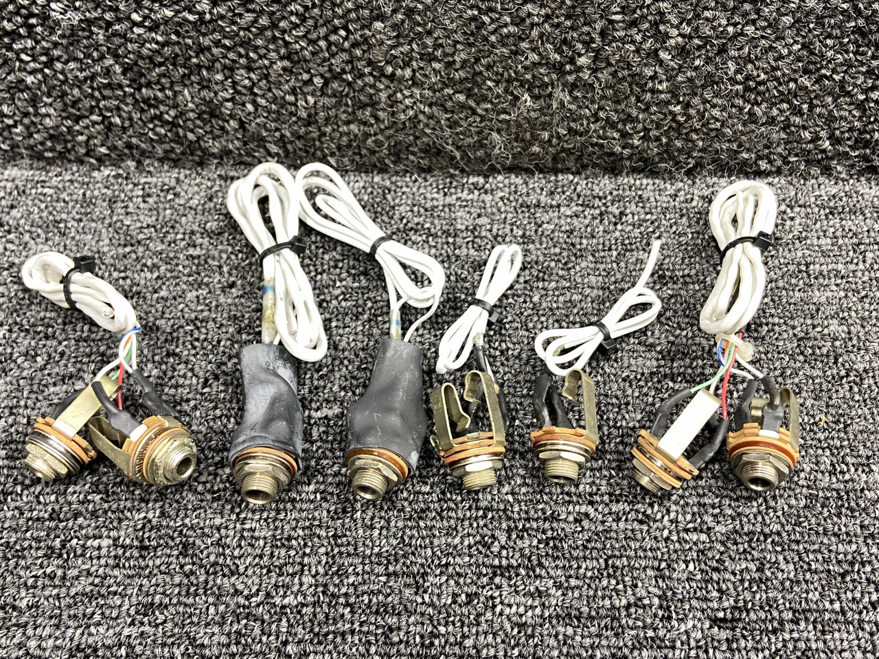 Piper PA60-602P Aerostar Headset, Microphone Jack Set