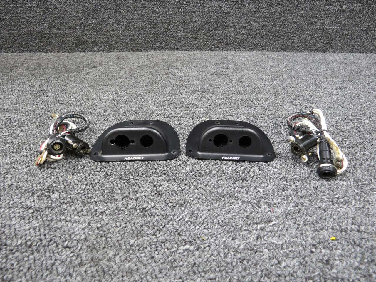 TJT-120, D746-1, C710-4 Robinson R44II Forward Audio Jack Set with Covers