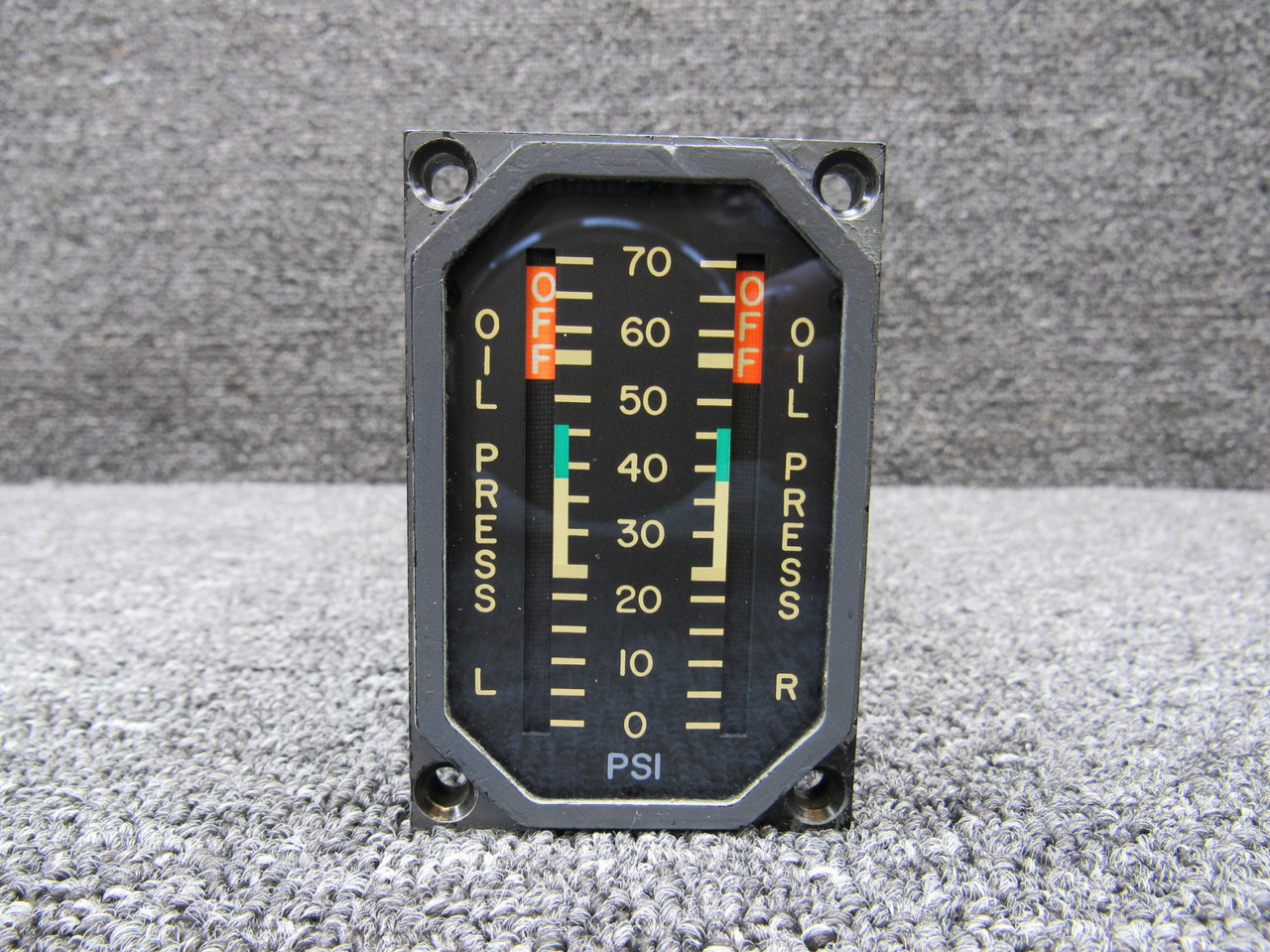 VSDL-0C204D (Alt: 9914095-2) US Gauge Oil Pressure Indicator (28V)